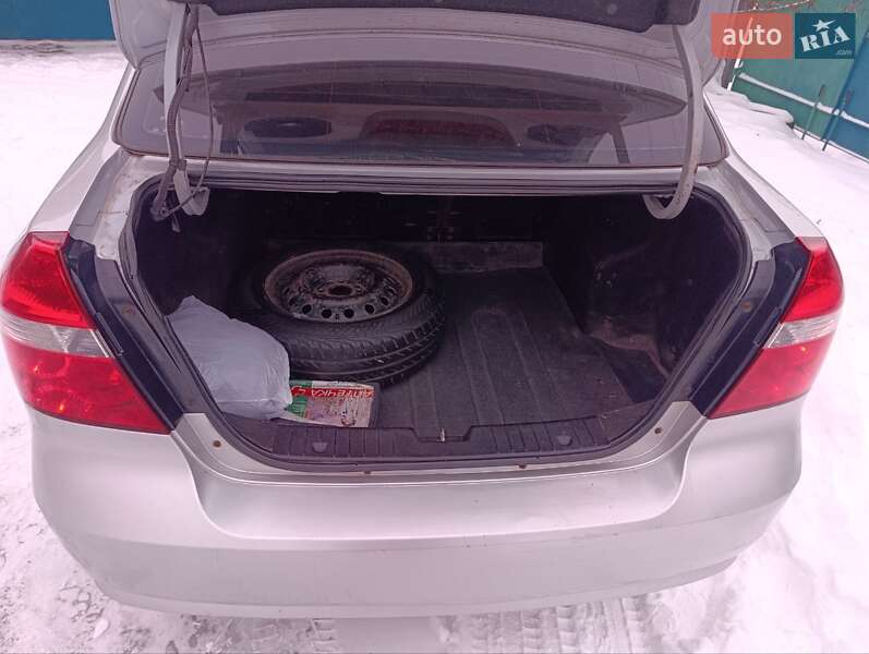 Седан Chevrolet Aveo 2008 в Киеве