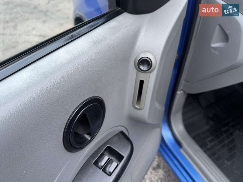Седан Chevrolet Aveo 2005 в Одессе фото 29 Седан Chevrolet Aveo 2005 в Одессе