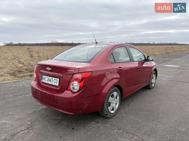 Седан Chevrolet Aveo 2014 в Луцке