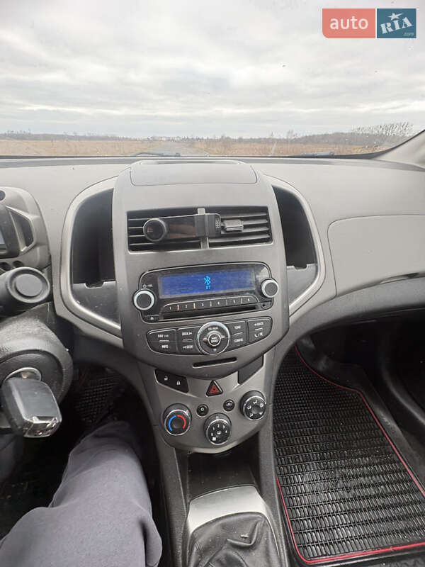 Седан Chevrolet Aveo 2014 в Луцке