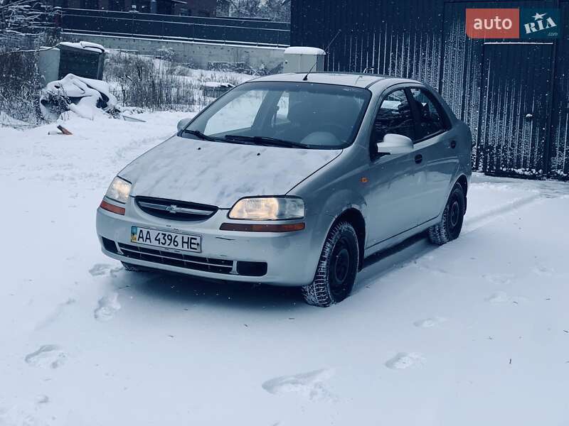 Седан Chevrolet Aveo 2005 в Киеве