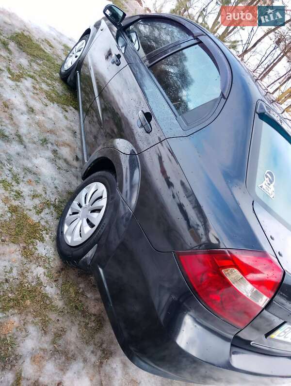 Седан Chevrolet Aveo 2006 в Львові