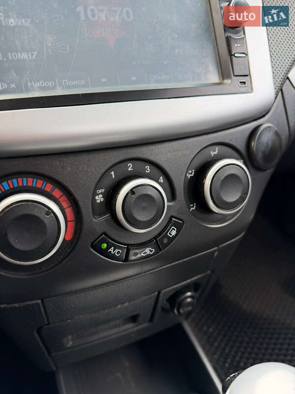 Седан Chevrolet Aveo 2011 в Чернігові