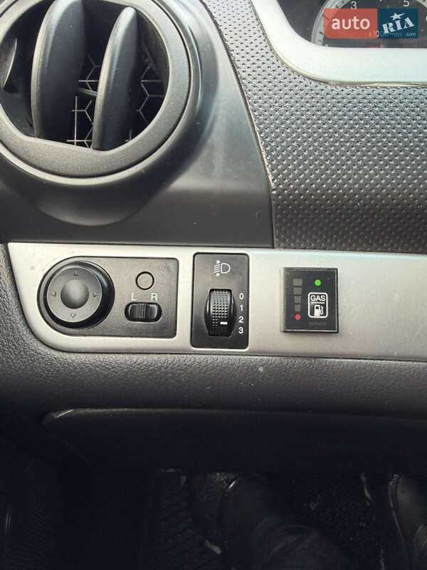 Седан Chevrolet Aveo 2011 в Чернігові