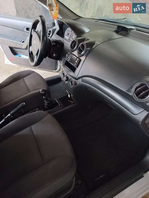 Седан Chevrolet Aveo 2008 в Иршаве