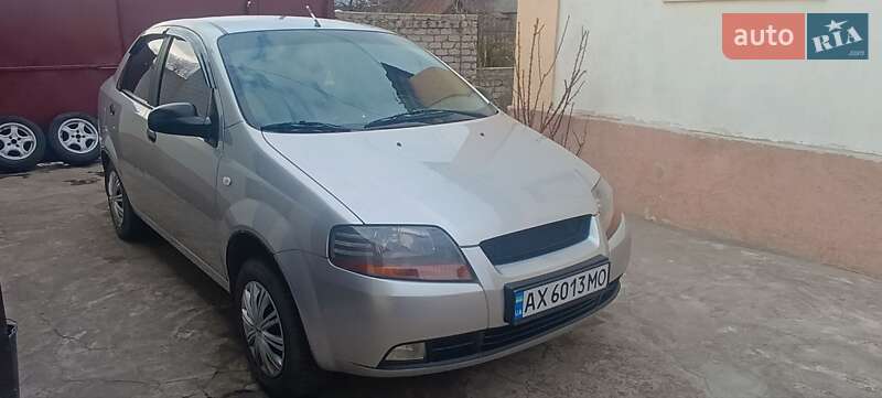 Седан Chevrolet Aveo 2005 в Чугуеве