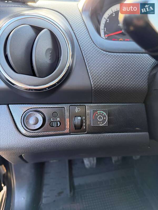 Хэтчбек Chevrolet Aveo 2010 в Днепре