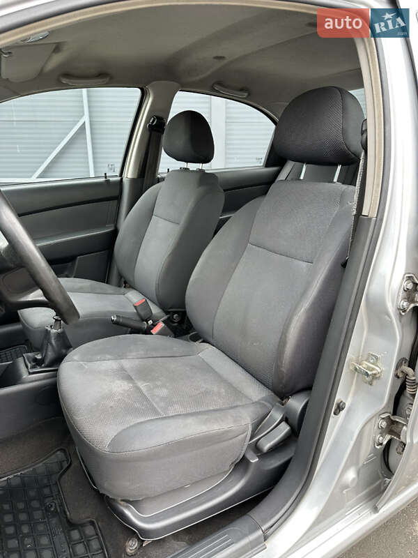 Седан Chevrolet Aveo 2011 в Киеве фото 13 Седан Chevrolet Aveo 2011 в Киеве