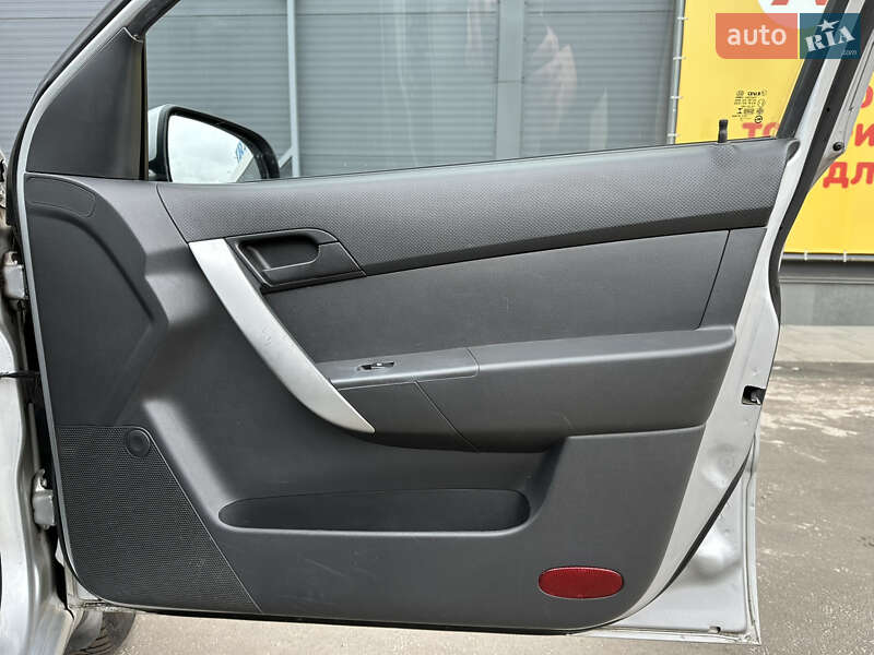 Седан Chevrolet Aveo 2011 в Киеве фото 20 Седан Chevrolet Aveo 2011 в Киеве