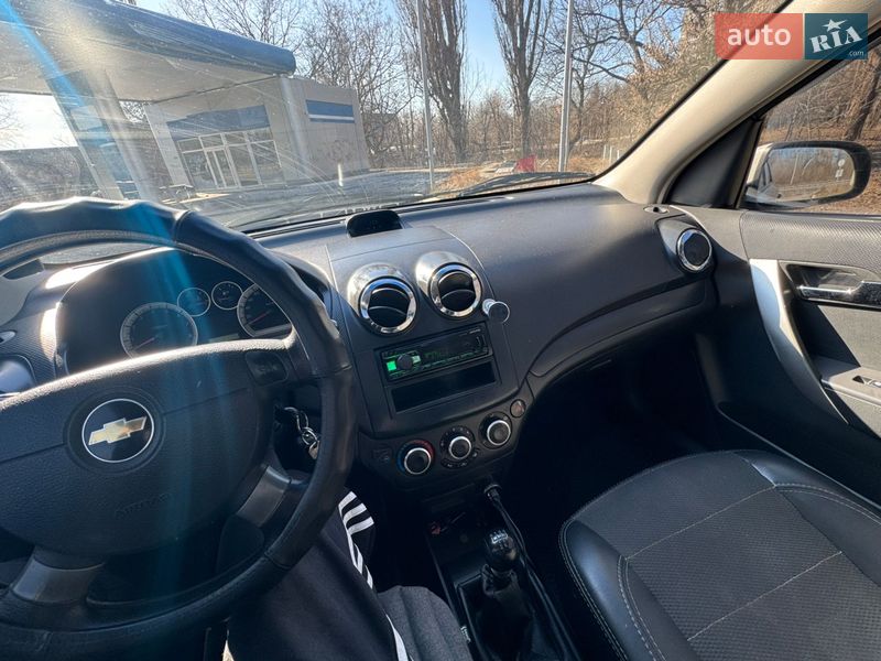 Седан Chevrolet Aveo 2009 в Днепре