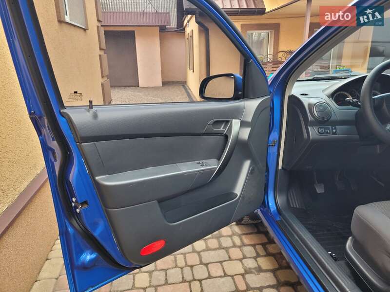 Седан Chevrolet Aveo 2008 в Миргороді