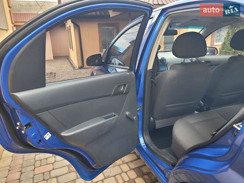 Седан Chevrolet Aveo 2008 в Миргороді