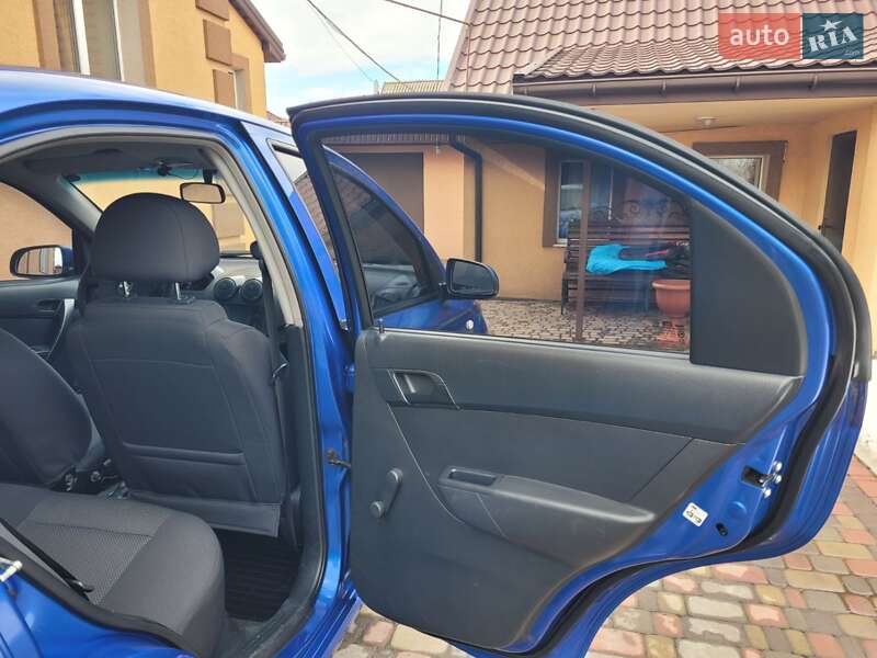 Седан Chevrolet Aveo 2008 в Миргороді