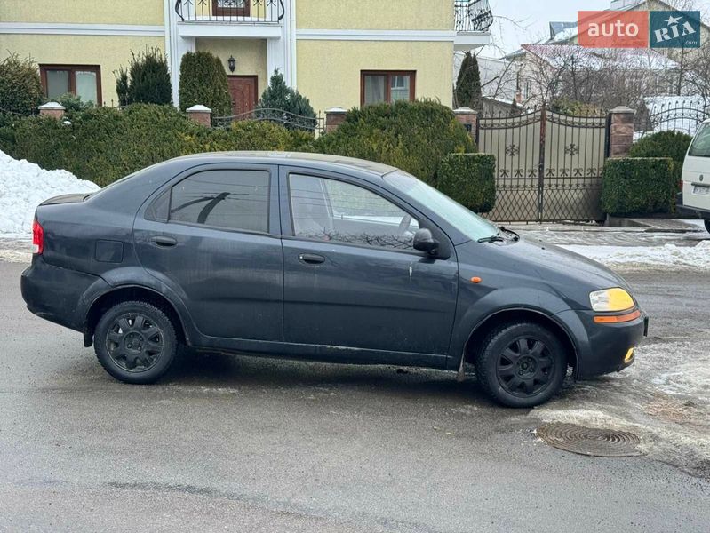 Седан Chevrolet Aveo 2005 в Рівному