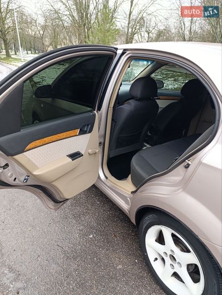 Седан Chevrolet Aveo 2008 в Никополе