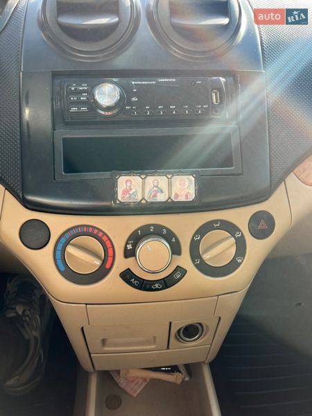 Седан Chevrolet Aveo 2007 в Сарнах