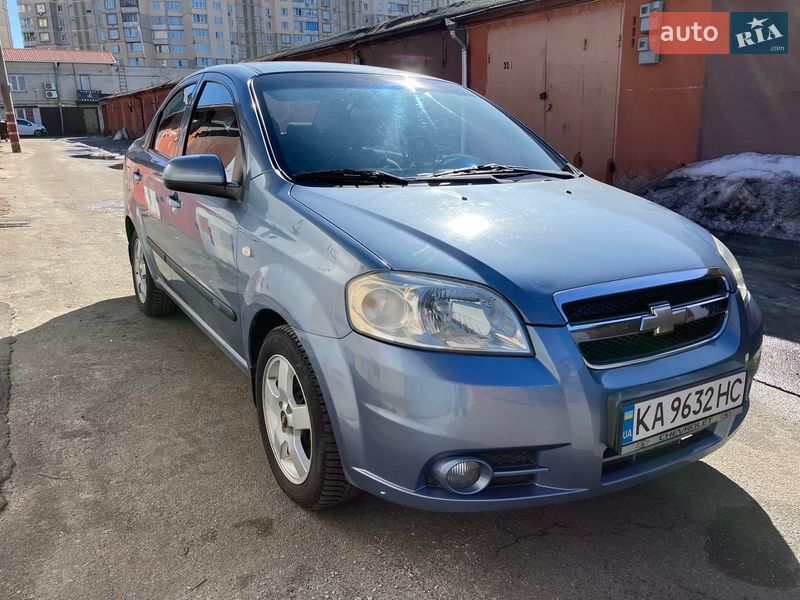 Седан Chevrolet Aveo 2006 в Киеве