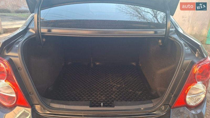 Седан Chevrolet Aveo 2012 в Николаеве