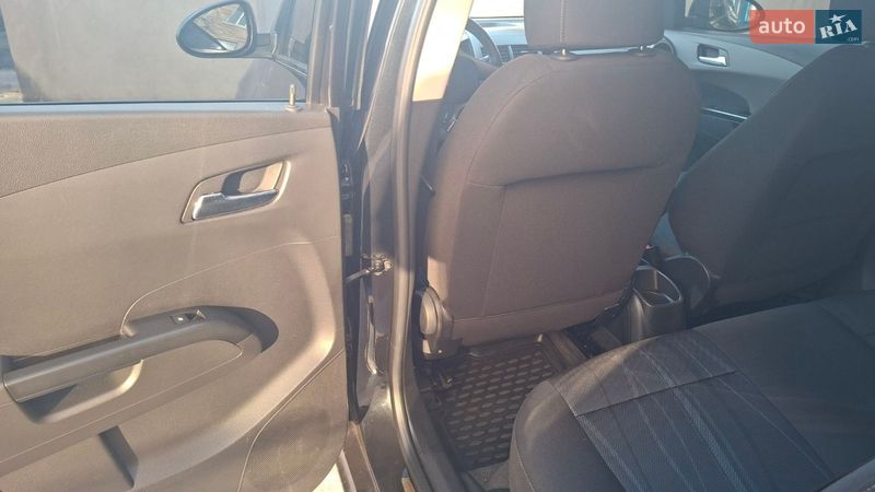 Седан Chevrolet Aveo 2012 в Николаеве