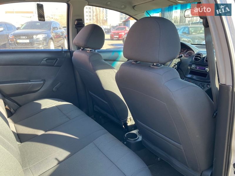 Седан Chevrolet Aveo 2006 в Киеве