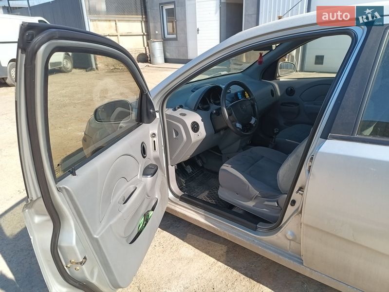 Седан Chevrolet Aveo 2005 в Калуше