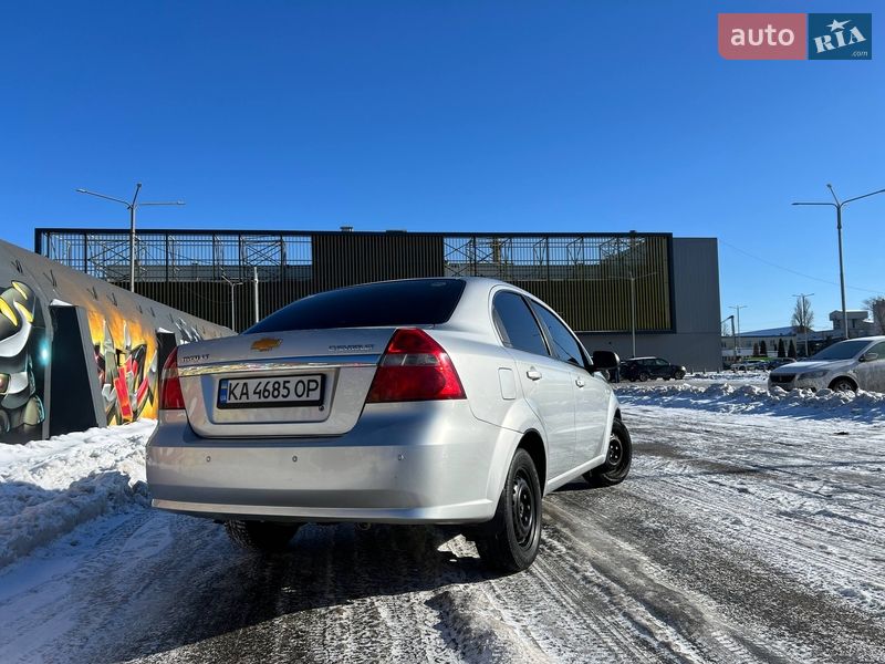 Седан Chevrolet Aveo 2008 в Києві