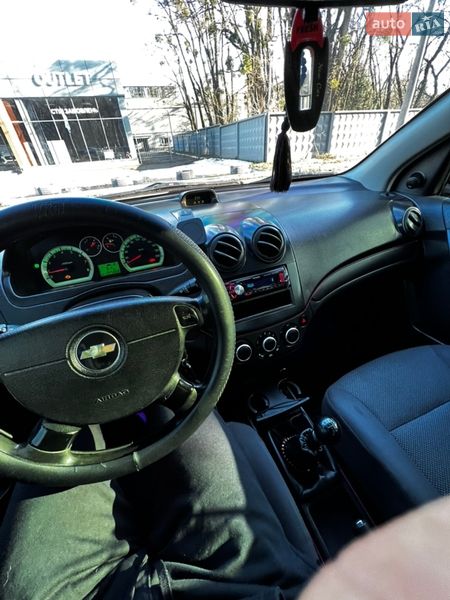 Седан Chevrolet Aveo 2006 в Києві