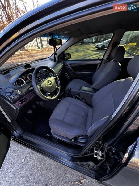 Седан Chevrolet Aveo 2006 в Києві