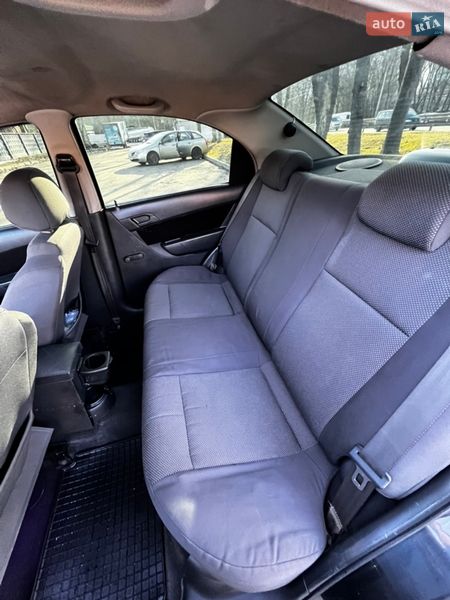 Седан Chevrolet Aveo 2006 в Києві