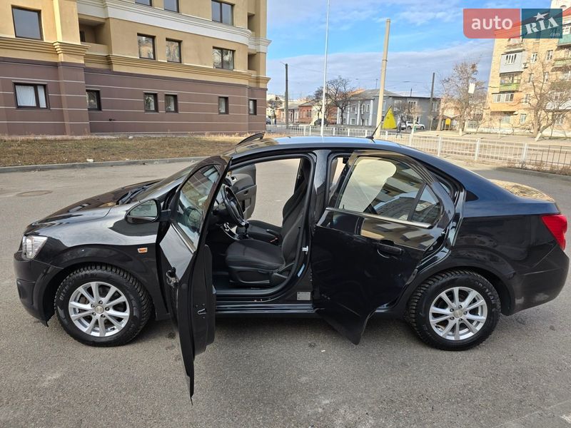 Седан Chevrolet Aveo 2013 в Харькове