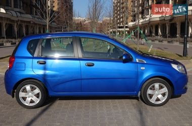 Хэтчбек Chevrolet Aveo 2011 в Киеве