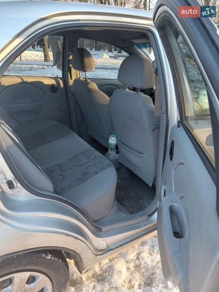 Седан Chevrolet Aveo 2004 в Нежине