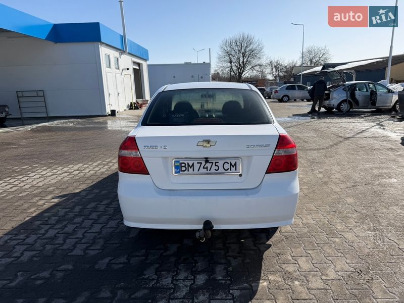 Седан Chevrolet Aveo 2006 в Ромнах