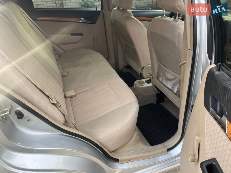 Седан Chevrolet Aveo 2007 в Нерубайском