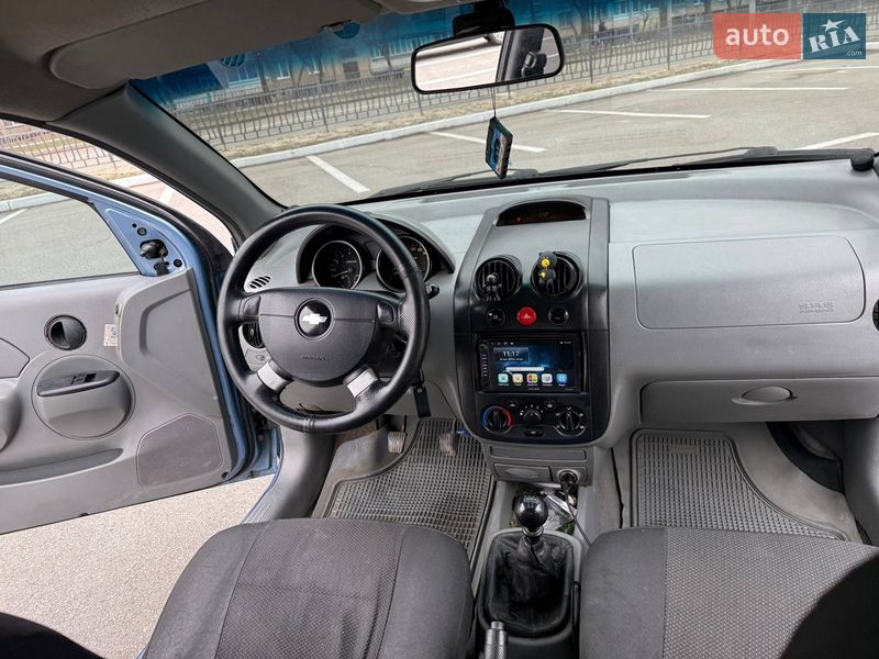 Седан Chevrolet Aveo 2004 в Харькове