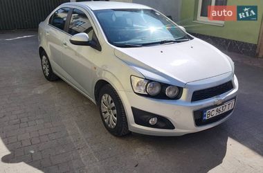 Седан Chevrolet Aveo 2012 в Львові
