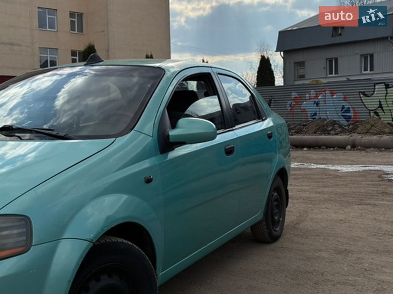 Седан Chevrolet Aveo 2005 в Тернополі