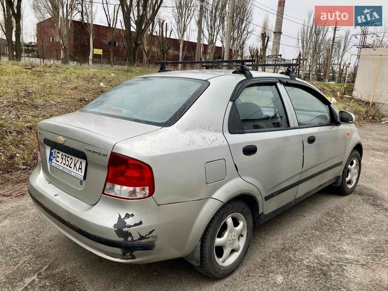 Седан Chevrolet Aveo 2004 в Днепре