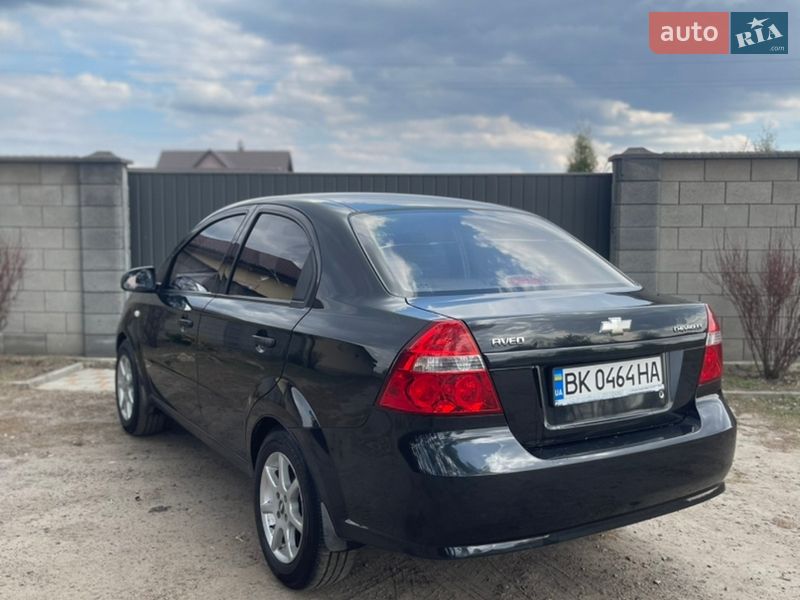 Седан Chevrolet Aveo 2008 в Сарнах