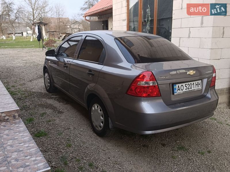Седан Chevrolet Aveo 2007 в Тячеве