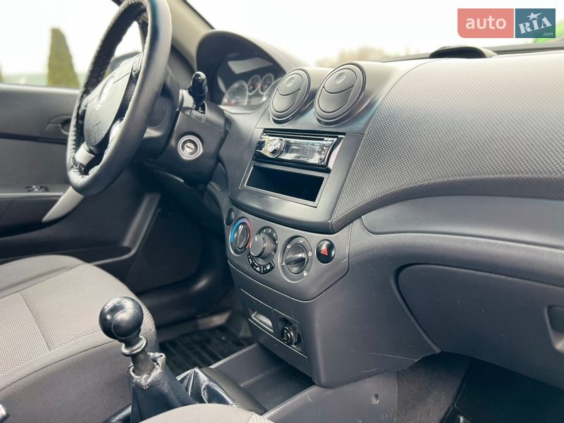 Седан Chevrolet Aveo 2011 в Виннице
