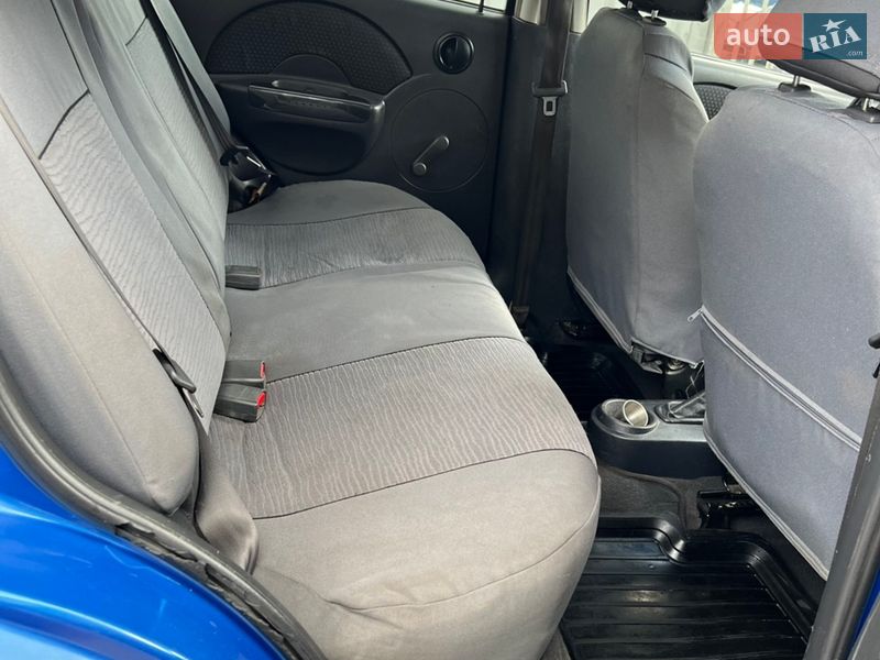 Седан Chevrolet Aveo 2005 в Ровно
