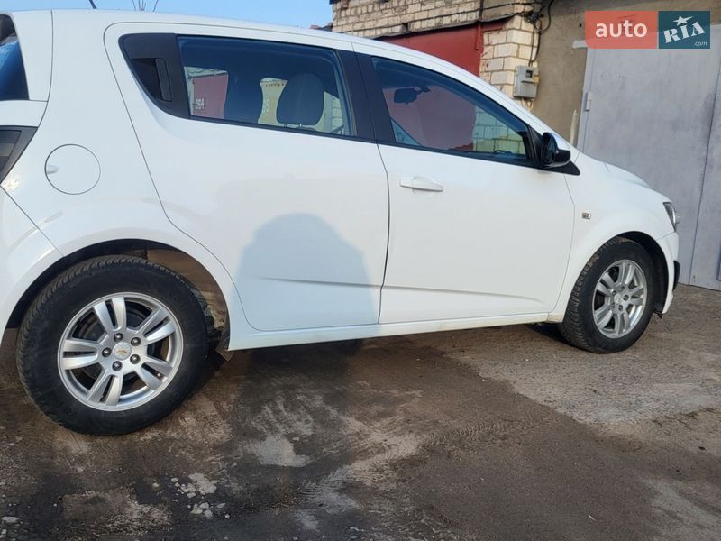 Хэтчбек Chevrolet Aveo 2013 в Вознесенске