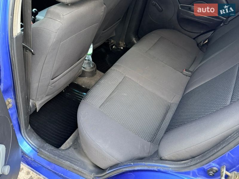 Седан Chevrolet Aveo 2005 в Києві