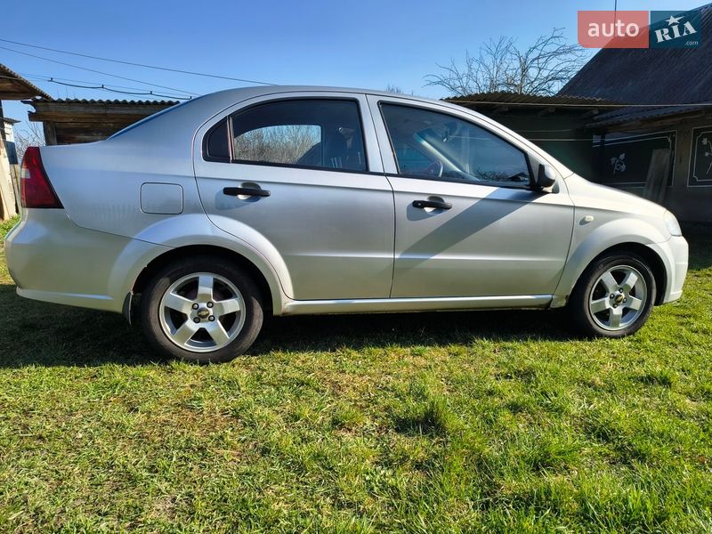 Седан Chevrolet Aveo 2008 в Нетішині