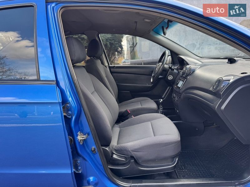 Седан Chevrolet Aveo 2008 в Ровно