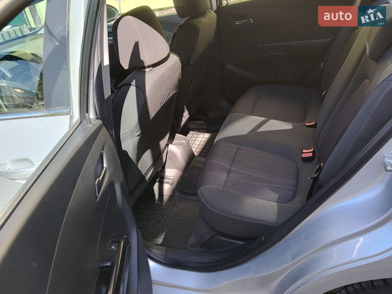 Седан Chevrolet Aveo 2012 в Львові