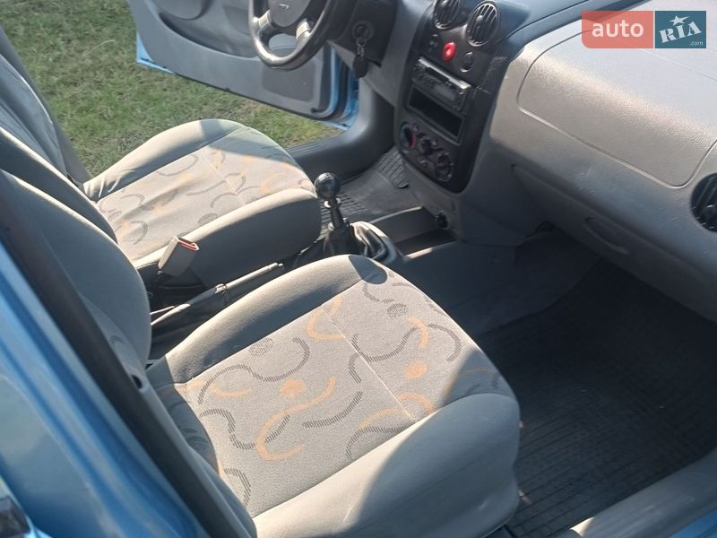 Седан Chevrolet Aveo 2005 в Чернигове