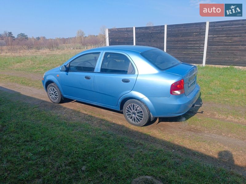 Седан Chevrolet Aveo 2005 в Чернигове