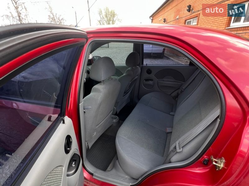 Седан Chevrolet Aveo 2005 в Дергачах